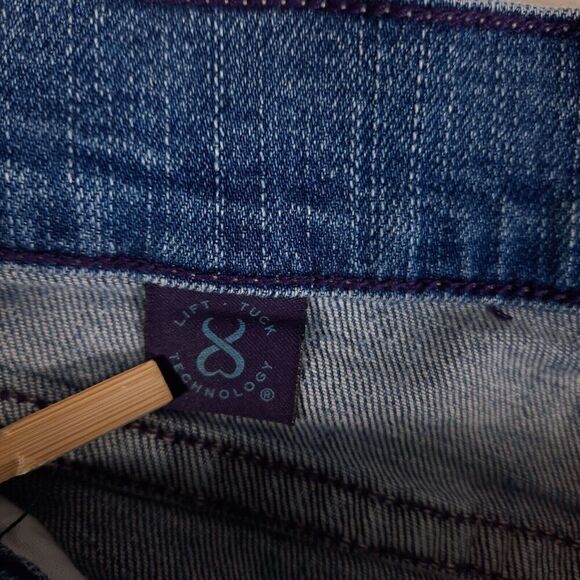 NYDJ Women's Stretch Denim Capris Size 10 Lift-Tuck Control Top Rhinestones - Picture 5 of 11